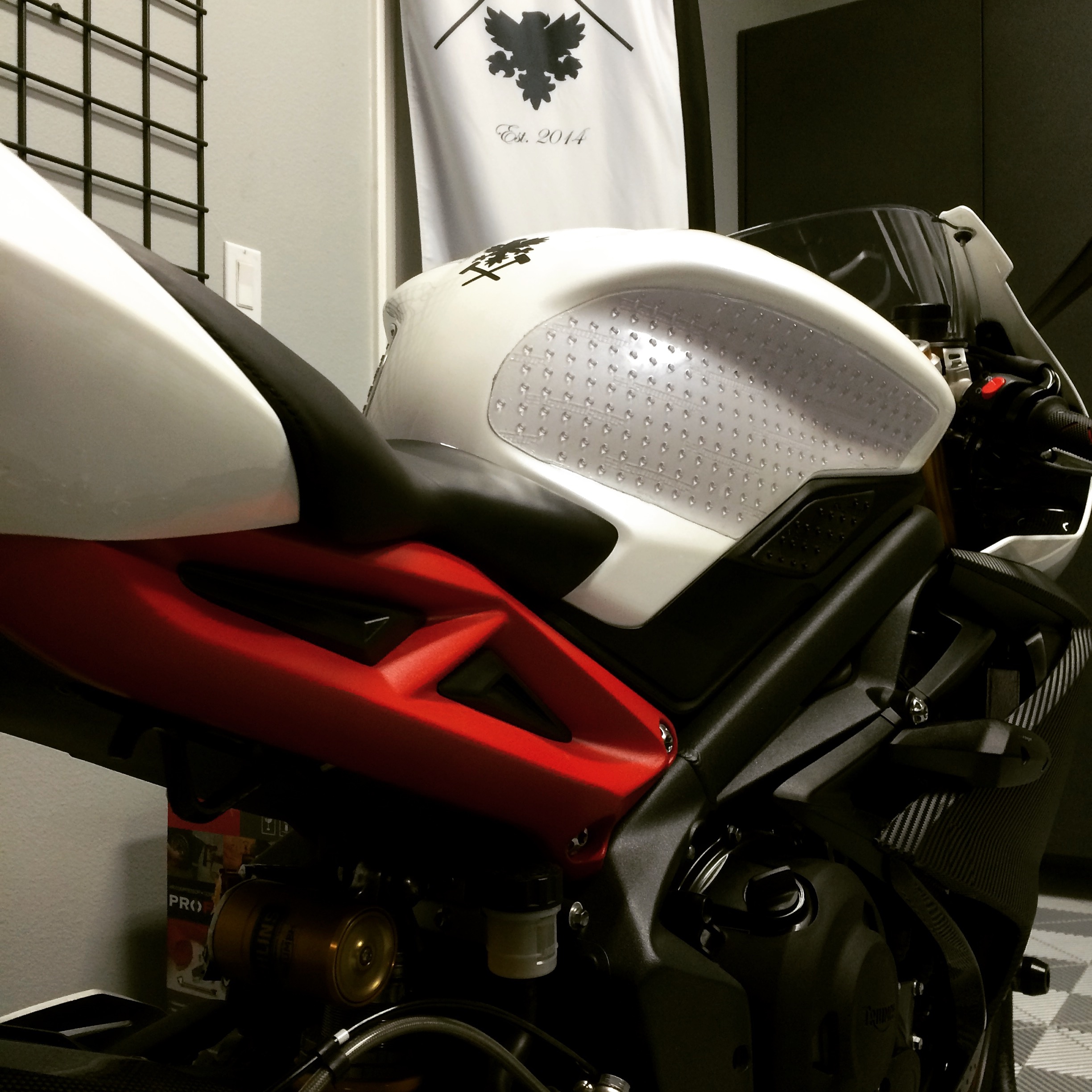 Triumph 675R Cafe Racer photo 37